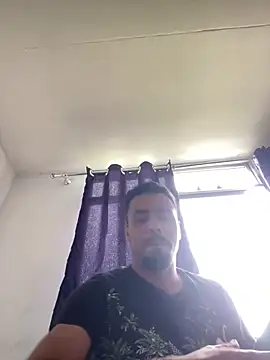 Snapshot of WCosso chatting on 11-15-25, 04:14 WCosso online show from 11-15-25, 04:14