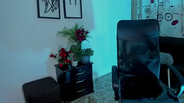 Danielacossio online show from 09-11-25, 04:01