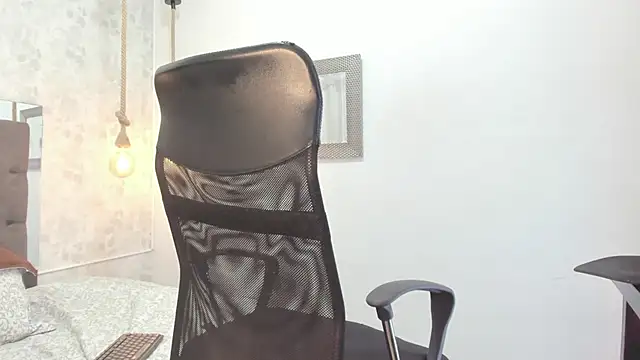 maddy cooper  online show from 12-04-24, 01:14