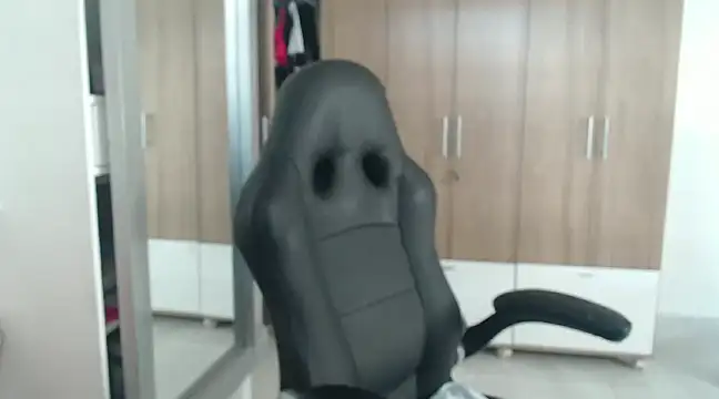 Snapshot of RoxanaLove9 chatting on 02-20-25, 10:37 RoxanaLove9 online show from 02-20-25, 10:37