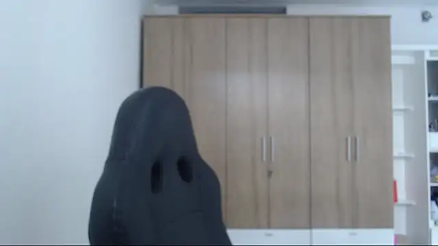 Snapshot of RoxanaLove9 chatting on 09-14-25, 06:29 RoxanaLove9 online show from 09-14-25, 06:29