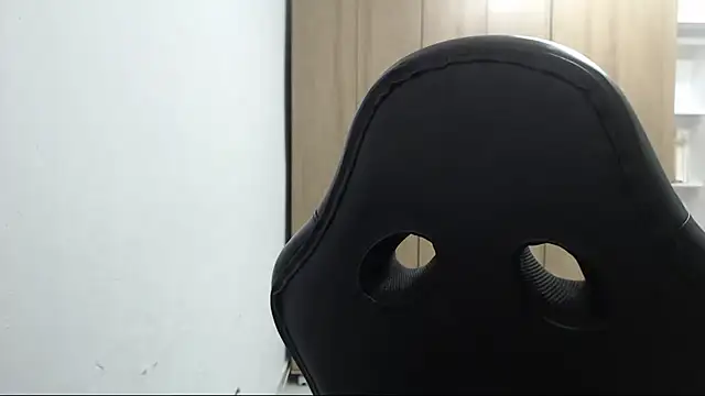 RoxanaLove9 online show from 04-22-26, 02:03