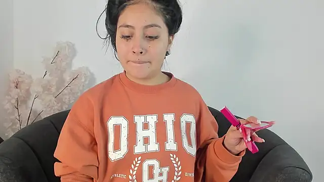 Annie9  online show from 03-20-25, 03:56