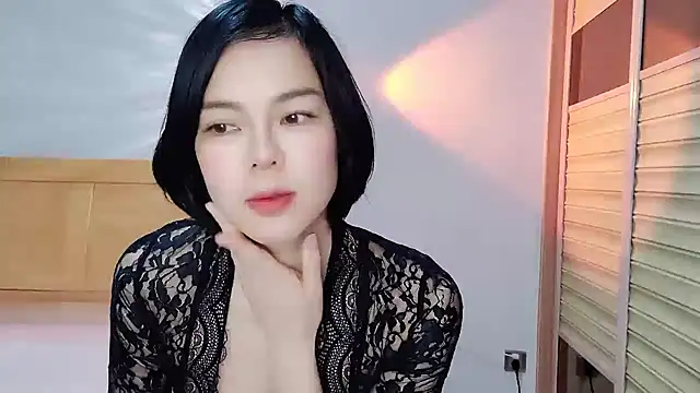 Snapshot of Linda-LL chatting on 01-09-25, 12:14 Linda-LL online show from 01-09-25, 12:14