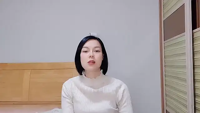 Snapshot of Linda-LL chatting on 01-10-25, 11:11 Linda-LL online show from 01-10-25, 11:11