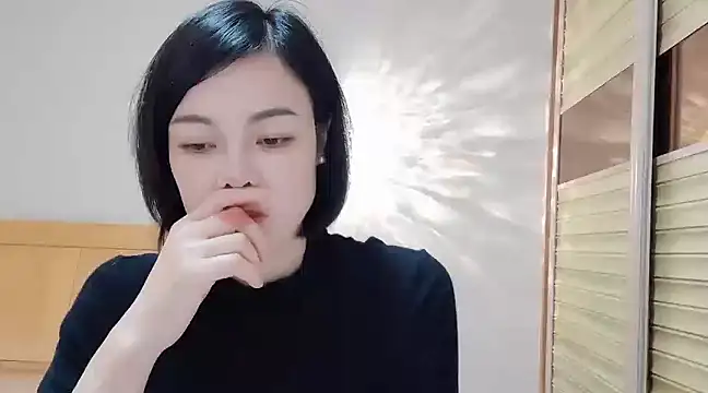 Snapshot of Linda-LL chatting on 01-23-25, 05:56 Linda-LL online show from 01-23-25, 05:56