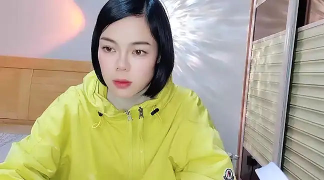 Snapshot of Linda-LL chatting on 01-25-25, 11:55 Linda-LL online show from 01-25-25, 11:55