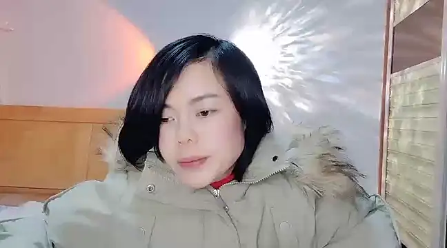 Snapshot of Linda-LL chatting on 01-29-25, 11:41 Linda-LL online show from 01-29-25, 11:41