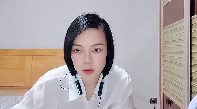 Snapshot of Linda-LL chatting on 01-30-25, 04:58 Linda-LL online show from 01-30-25, 04:58