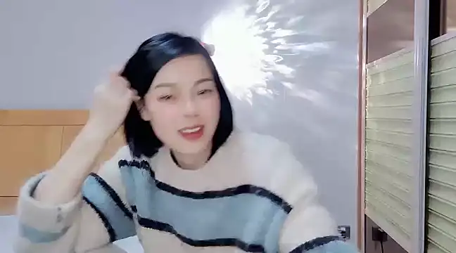 Snapshot of Linda-LL chatting on 01-31-25, 05:40 Linda-LL online show from 01-31-25, 05:40