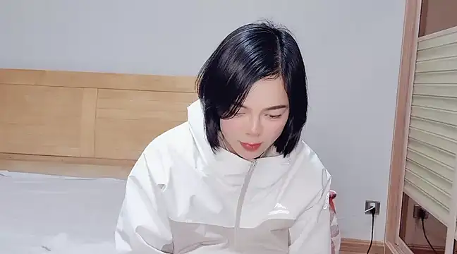 Snapshot of Linda-LL chatting on 02-03-25, 01:30 Linda-LL online show from 02-03-25, 01:30