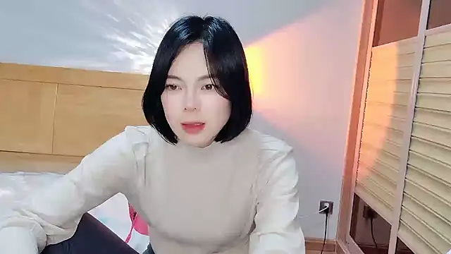 Snapshot of Linda-LL chatting on 02-10-25, 12:39 Linda-LL online show from 02-10-25, 12:39