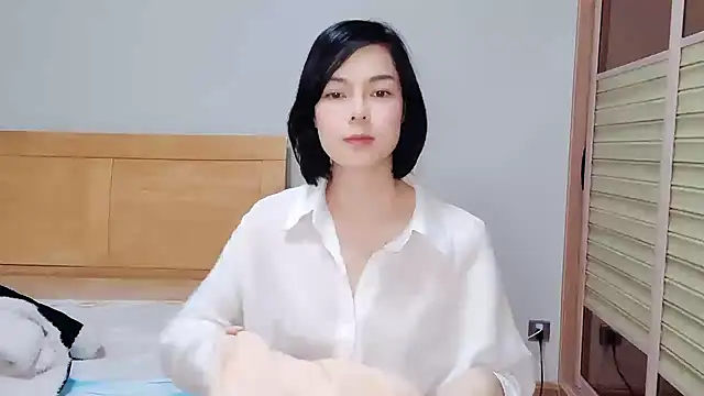 Snapshot of Linda-LL chatting on 02-13-25, 08:38 Linda-LL online show from 02-13-25, 08:38