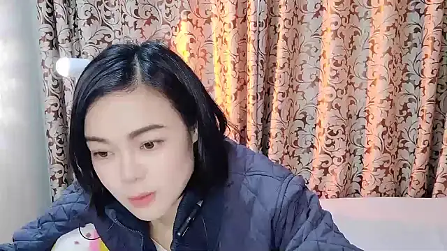 Snapshot of Linda-LL chatting on 02-17-25, 02:42 Linda-LL online show from 02-17-25, 02:42