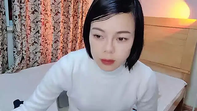 Snapshot of Linda-LL chatting on 02-25-25, 01:06 Linda-LL online show from 02-25-25, 01:06