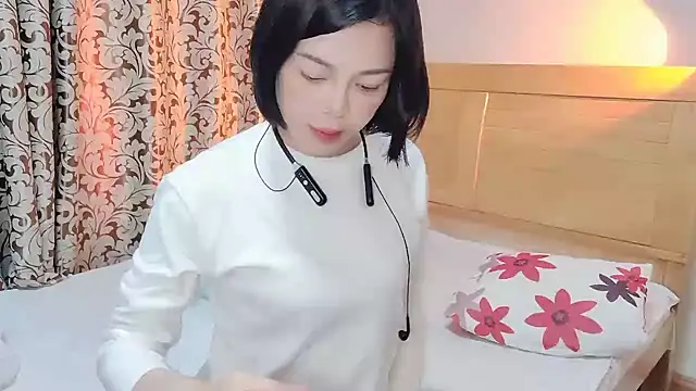 Snapshot of Linda-LL chatting on 02-28-25, 11:47 Linda-LL online show from 02-28-25, 11:47