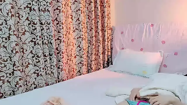 Snapshot of Linda-LL chatting on 03-03-25, 05:42 Linda-LL online show from 03-03-25, 05:42