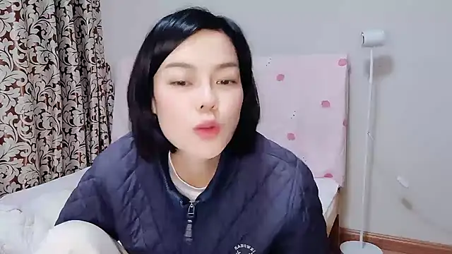 Snapshot of Linda-LL chatting on 03-04-25, 11:40 Linda-LL online show from 03-04-25, 11:40