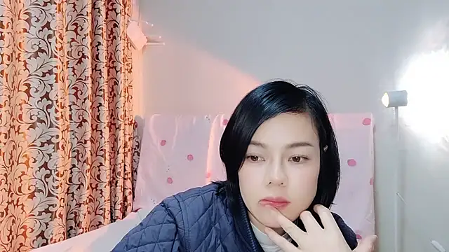 Snapshot of Linda-LL chatting on 03-05-25, 12:00 Linda-LL online show from 03-05-25, 12:00