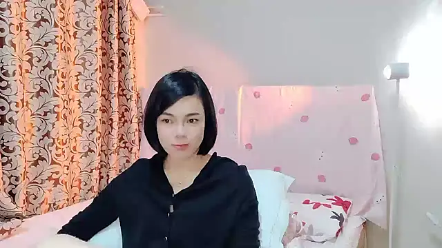 Snapshot of Linda-LL chatting on 03-15-25, 12:24 Linda-LL online show from 03-15-25, 12:24