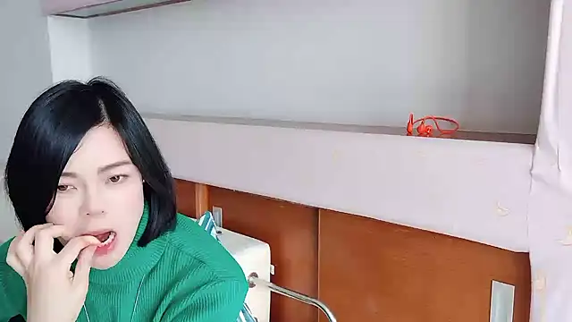 Snapshot of Linda-LL chatting on 03-19-25, 06:03 Linda-LL online show from 03-19-25, 06:03