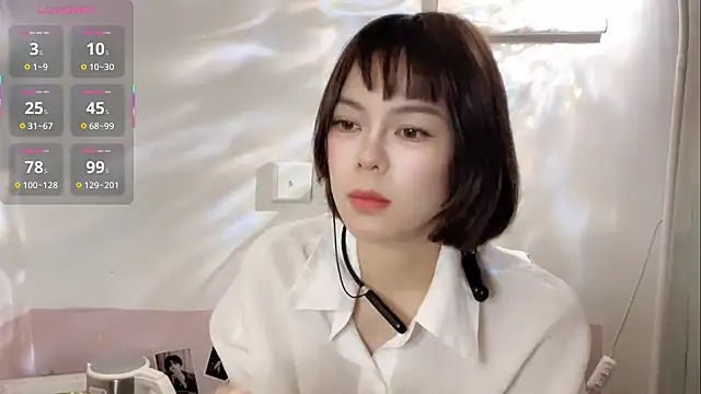 Snapshot of Linda-LL chatting on 10-21-25, 06:03 Linda-LL online show from 10-21-25, 06:03