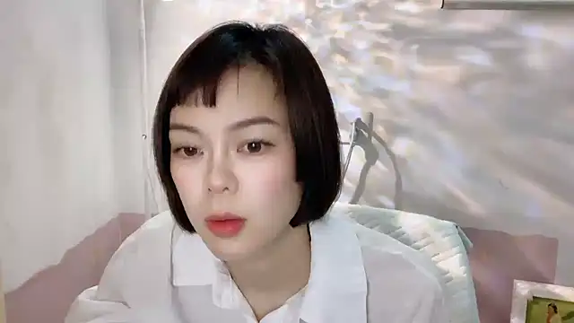 Snapshot of Linda-LL chatting on 10-24-25, 02:02 Linda-LL online show from 10-24-25, 02:02