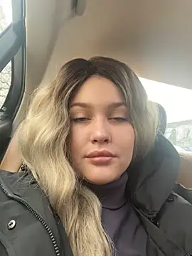 Snapshot of KikiWatson chatting on 12-15-24, 08:08 KikiWatson online show from 12-15-24, 08:08