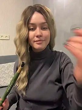 Snapshot of KikiWatson chatting on 12-15-24, 11:12 KikiWatson online show from 12-15-24, 11:12