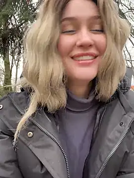 Snapshot of KikiWatson chatting on 12-17-24, 10:12 KikiWatson online show from 12-17-24, 10:12