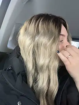 Snapshot of KikiWatson chatting on 12-19-24, 08:02 KikiWatson online show from 12-19-24, 08:02