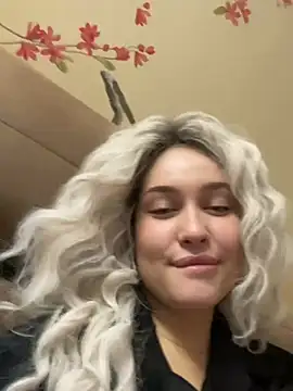 Snapshot of KikiWatson chatting on 01-05-25, 12:31 KikiWatson online show from 01-05-25, 12:31