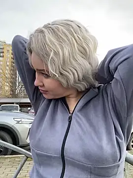 Snapshot of KikiWatson chatting on 01-08-25, 11:10 KikiWatson online show from 01-08-25, 11:10