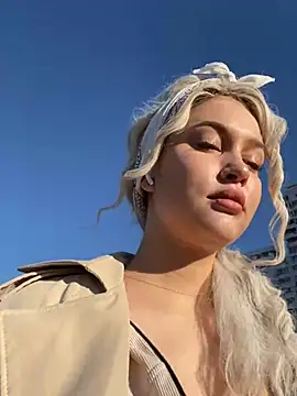 Snapshot of KikiWatson chatting on 01-11-25, 07:06 KikiWatson online show from 01-11-25, 07:06