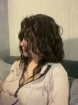 Snapshot of KikiWatson chatting on 02-07-25, 08:55 KikiWatson online show from 02-07-25, 08:55