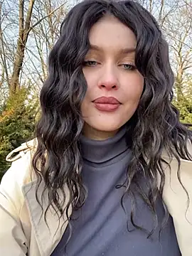 Snapshot of KikiWatson chatting on 02-12-25, 12:01 KikiWatson online show from 02-12-25, 12:01