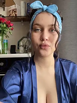 Snapshot of KikiWatson chatting on 02-27-25, 12:13 KikiWatson online show from 02-27-25, 12:13