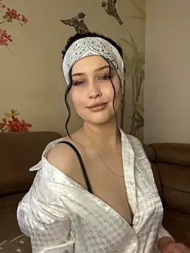 Snapshot of KikiWatson chatting on 03-02-25, 12:11 KikiWatson online show from 03-02-25, 12:11