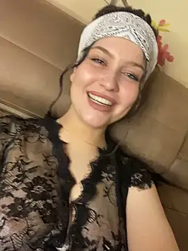 Snapshot of KikiWatson chatting on 03-02-25, 06:19 KikiWatson online show from 03-02-25, 06:19