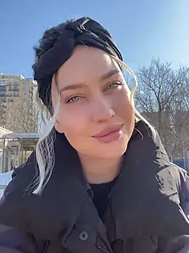 Snapshot of KikiWatson chatting on 03-09-25, 07:12 KikiWatson online show from 03-09-25, 07:12