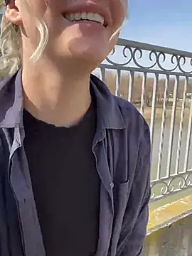 Snapshot of KikiWatson chatting on 03-09-25, 10:19 KikiWatson online show from 03-09-25, 10:19