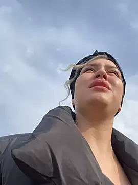 Snapshot of KikiWatson chatting on 03-14-25, 07:15 KikiWatson online show from 03-14-25, 07:15