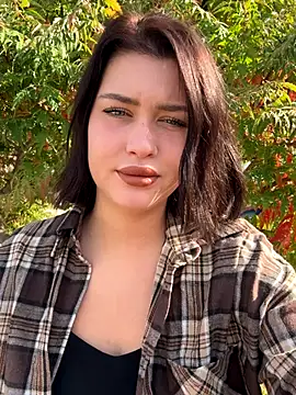 Snapshot of KikiWatson chatting on 09-18-25, 06:04 KikiWatson online show from 09-18-25, 06:04