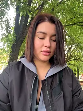 Snapshot of KikiWatson chatting on 09-19-25, 06:04 KikiWatson online show from 09-19-25, 06:04