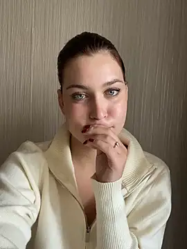 Snapshot of KikiWatson chatting on 10-04-25, 12:36 KikiWatson online show from 10-04-25, 12:36