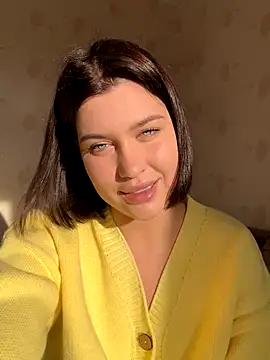 Snapshot of KikiWatson chatting on 10-18-25, 01:12 KikiWatson online show from 10-18-25, 01:12