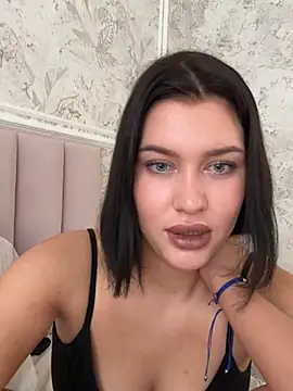 KikiWatson online show from 02-08-26, 07:23