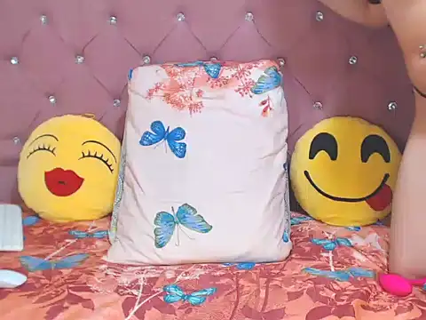 Snapshot of sharonbrown28 chatting on 11-08-25, 09:57 sharonbrown28 online show from 11-08-25, 09:57