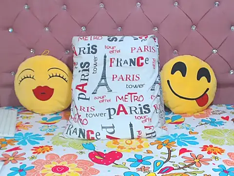 Snapshot of sharonbrown28 chatting on 11-14-25, 10:18 sharonbrown28 online show from 11-14-25, 10:18