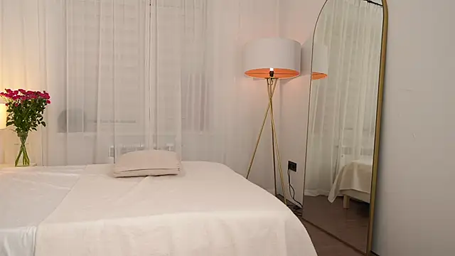 Peopleneedlove144 online show from 11-11-25, 01:44